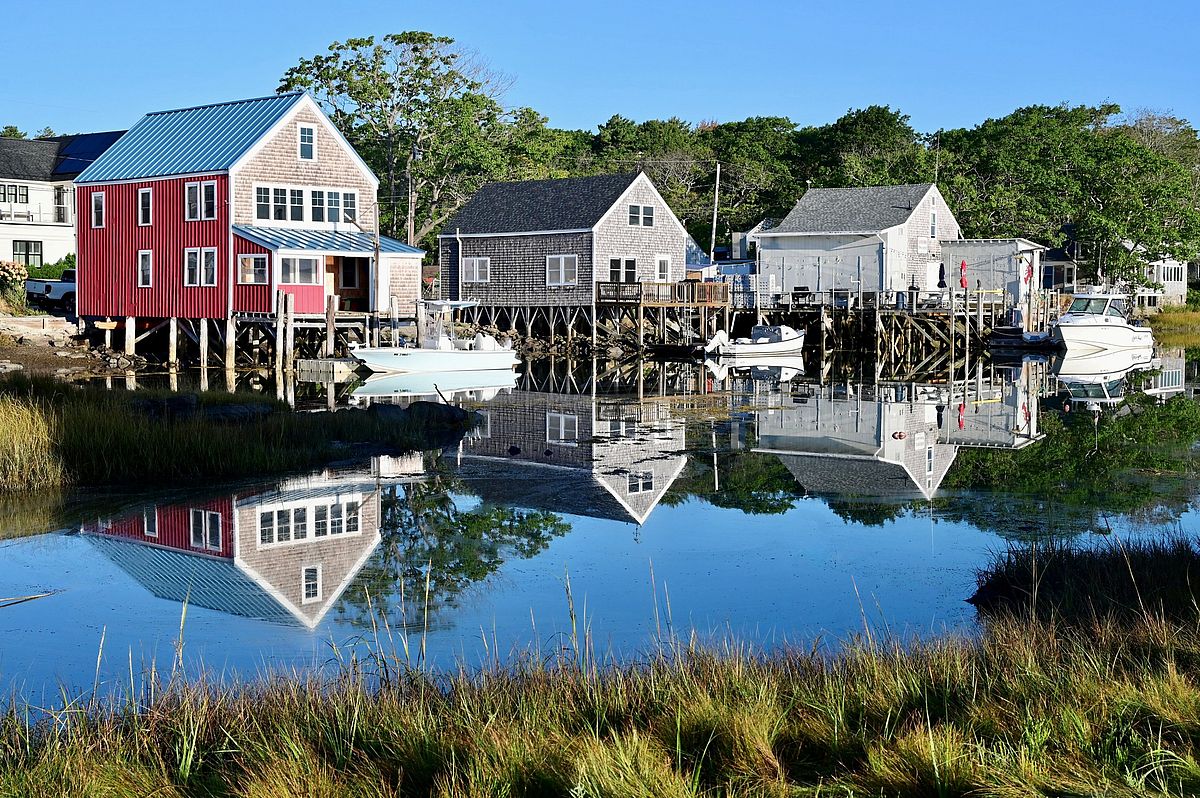A Beautiful Sight to Wake Up To: Photo by Robert Dennis